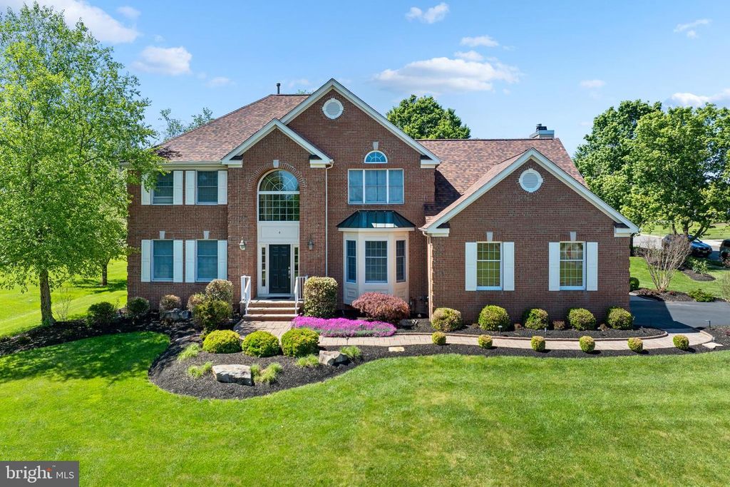 4 HASTINGS RD, Belle Mead, NJ 08502