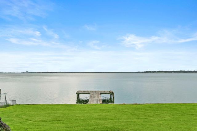 430 S Burnett Drive, Baytown, TX 77520