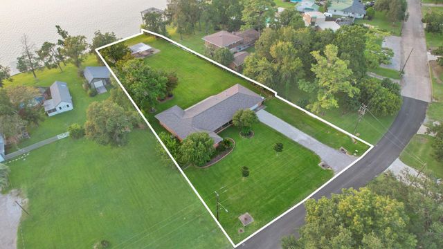 430 S Burnett Drive, Baytown, TX 77520