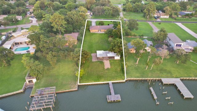 430 S Burnett Drive, Baytown, TX 77520