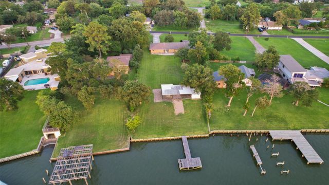 430 S Burnett Drive, Baytown, TX 77520