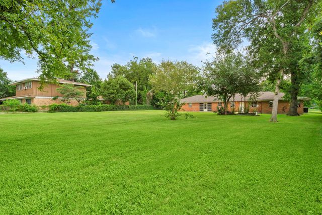 430 S Burnett Drive, Baytown, TX 77520