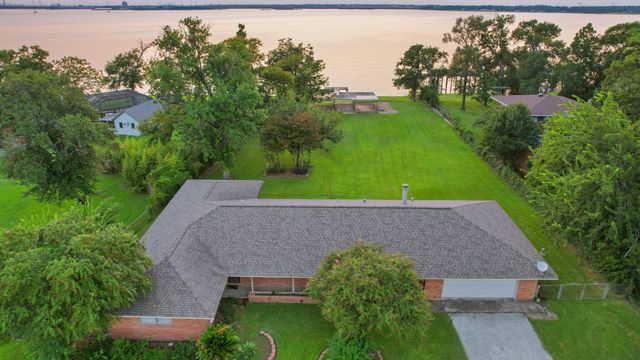 430 S Burnett Drive, Baytown, TX 77520