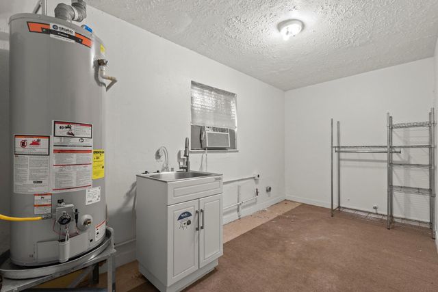 430 S Burnett Drive, Baytown, TX 77520