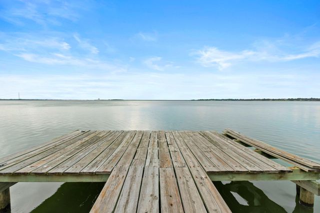 430 S Burnett Drive, Baytown, TX 77520