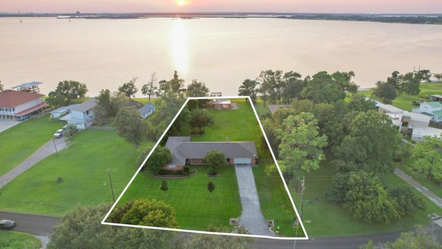 430 S Burnett Drive, Baytown, TX 77520