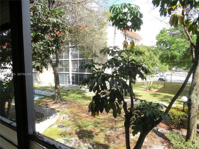 3591 Inverrary Drive 203, Lauderhill, FL 33319