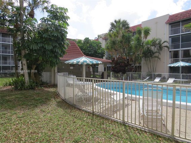 3591 Inverrary Drive 203, Lauderhill, FL 33319