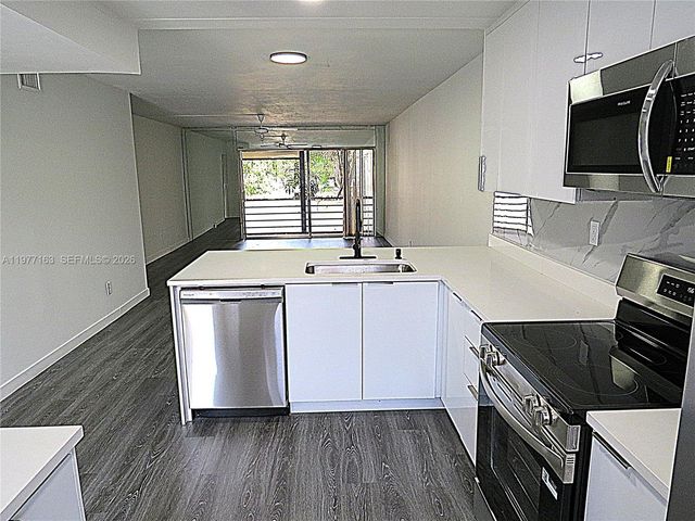 3591 Inverrary Drive 203, Lauderhill, FL 33319