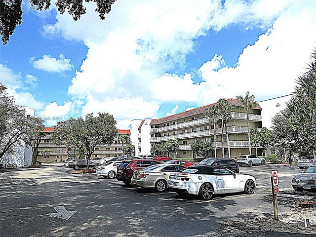 3591 Inverrary Drive 203, Lauderhill, FL 33319
