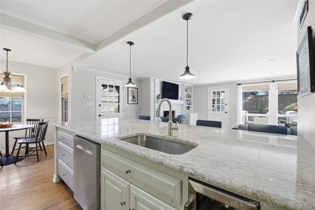 1919 S Evanston Avenue, Tulsa, OK 74104