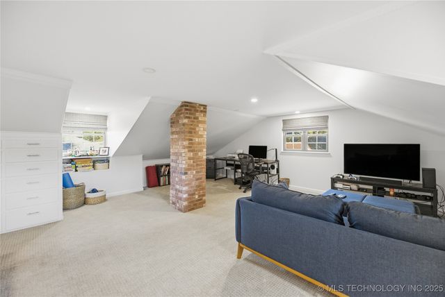 1919 S Evanston Avenue, Tulsa, OK 74104