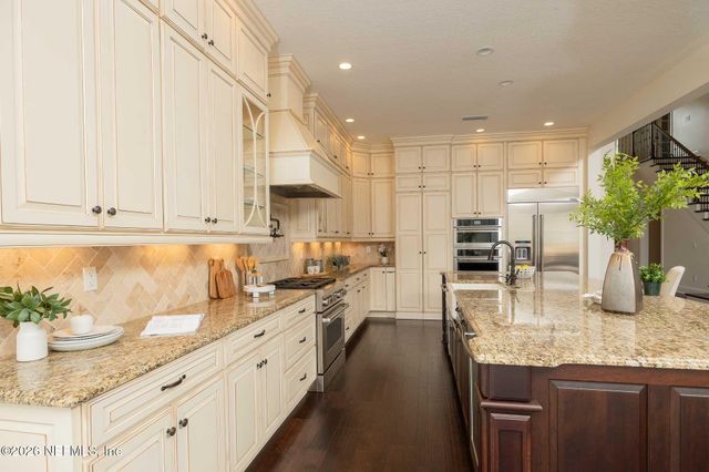 30 BLUE HOLE Court, St. Johns, FL 32259