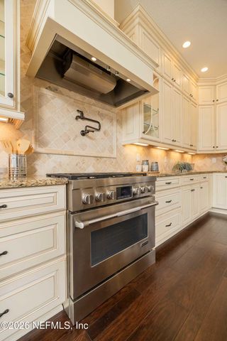 30 BLUE HOLE Court, St. Johns, FL 32259