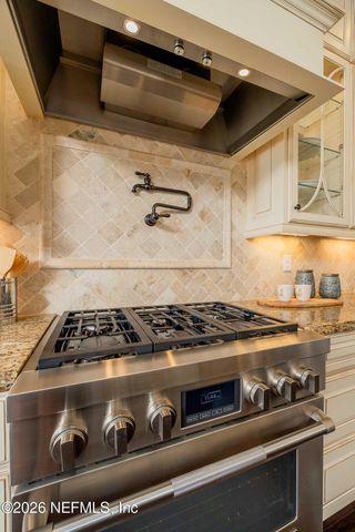 30 BLUE HOLE Court, St. Johns, FL 32259