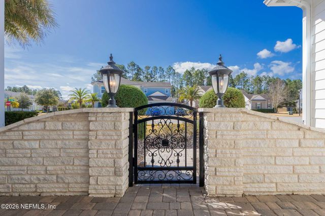 30 BLUE HOLE Court, St. Johns, FL 32259