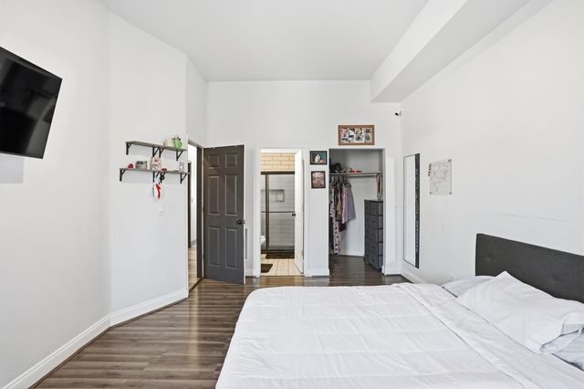 3248 W Maypole Avenue, Chicago, IL 60624