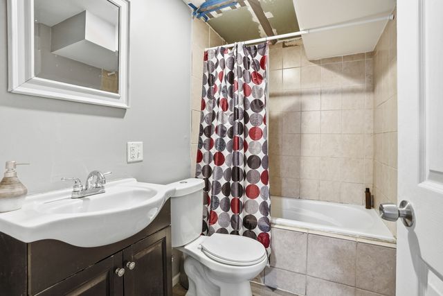 3248 W Maypole Avenue, Chicago, IL 60624