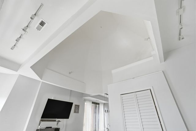 3248 W Maypole Avenue, Chicago, IL 60624