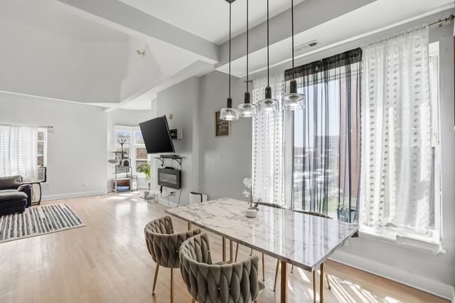 3248 W Maypole Avenue, Chicago, IL 60624