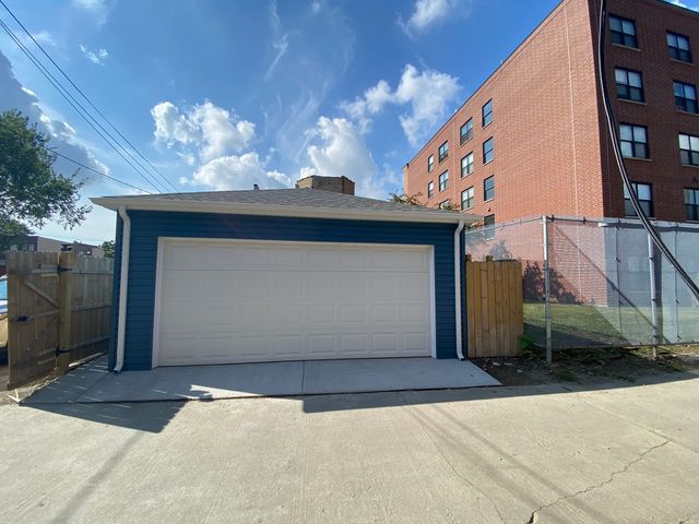 3248 W Maypole Avenue, Chicago, IL 60624