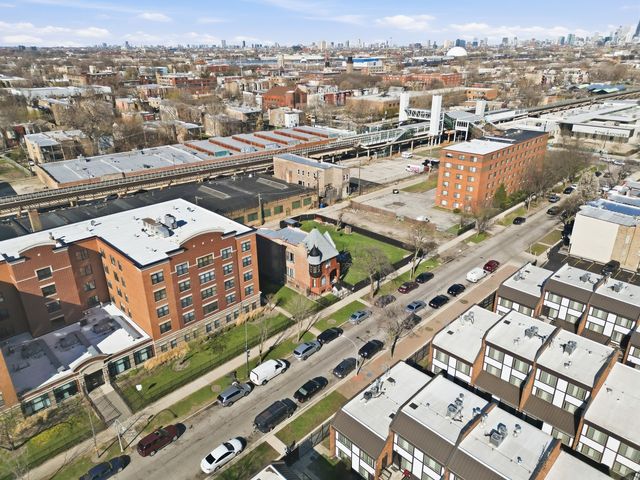 3248 W Maypole Avenue, Chicago, IL 60624