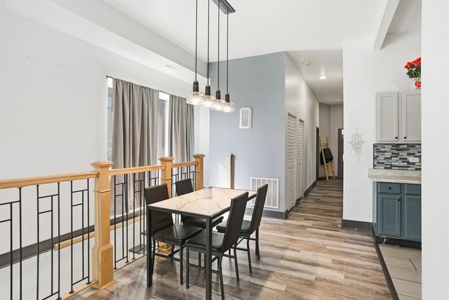 3248 W Maypole Avenue, Chicago, IL 60624