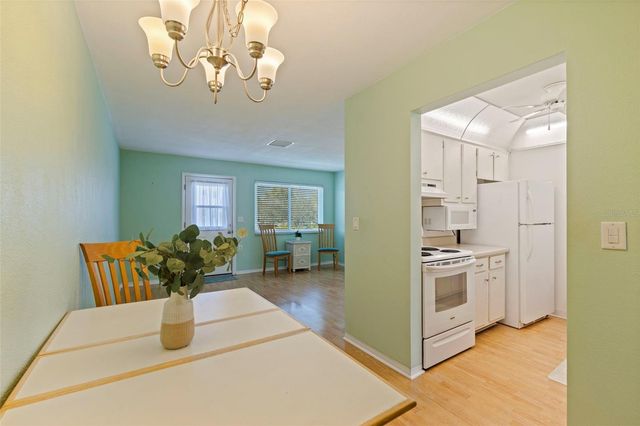 8221 112TH STREET 203, Seminole, FL 33772