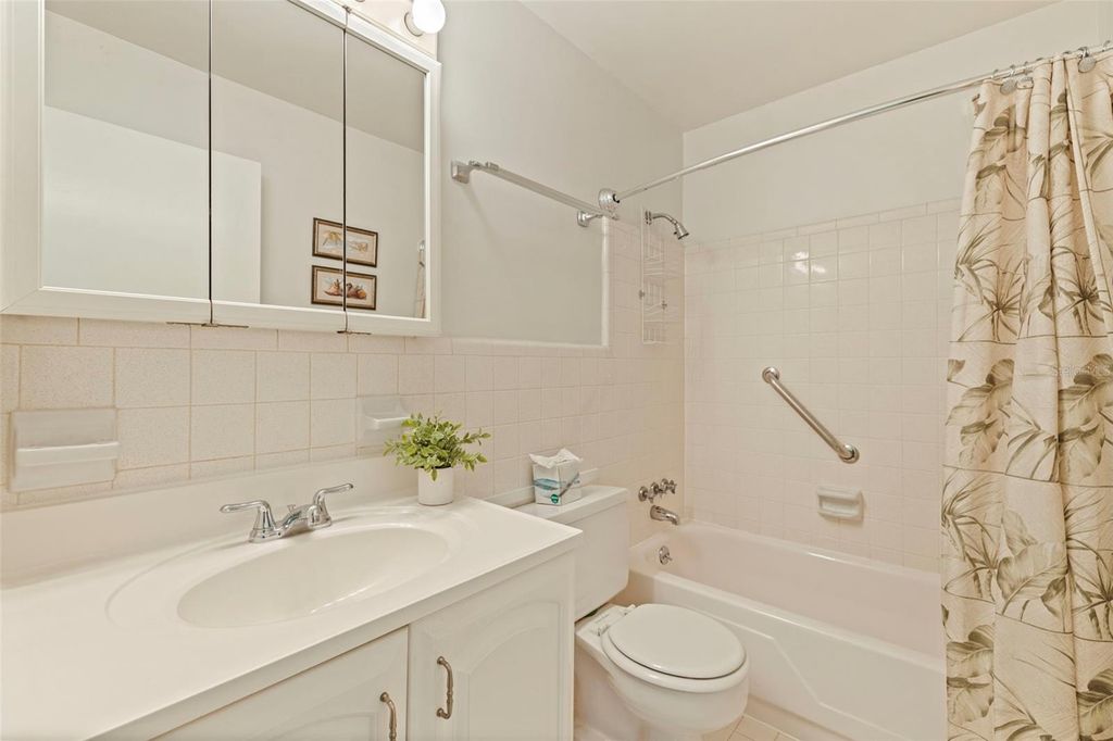 Image 19 of property listing at 8221 112TH STREET 203, Seminole, FL 33772