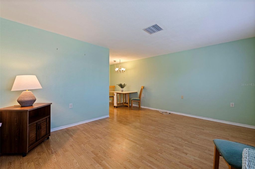 Image 7 of property listing at 8221 112TH STREET 203, Seminole, FL 33772