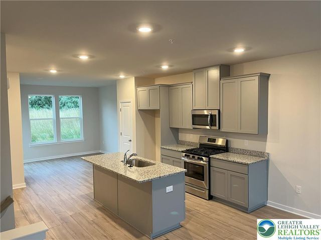 7620 Clayton Avenue, Upper Saucon Twp, PA 18036