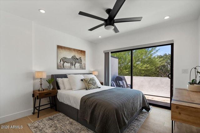 220 W Monterosa Street, Phoenix, AZ 85013