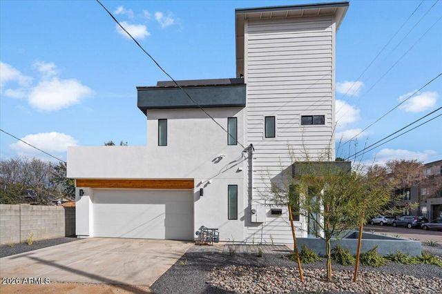 220 W Monterosa Street, Phoenix, AZ 85013