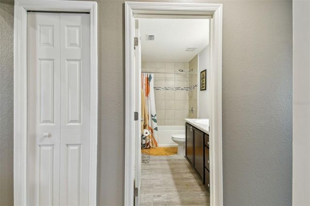 105 BLUE ALICE SPRING COURT, Ruskin, FL 33570
