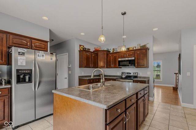3839 Meadowbrook Drive, Seymour, IN 47274