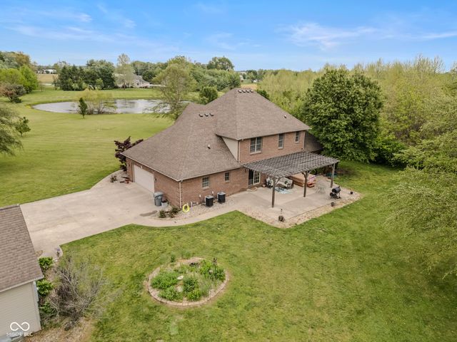 3839 Meadowbrook Drive, Seymour, IN 47274