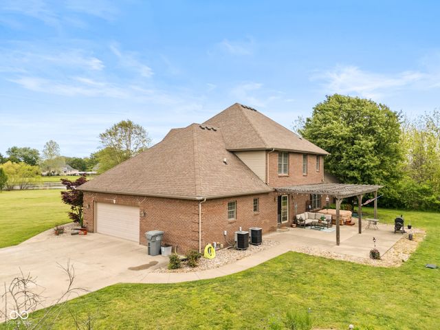 3839 Meadowbrook Drive, Seymour, IN 47274