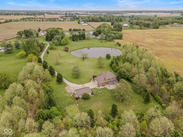 3839 Meadowbrook Drive, Seymour, IN 47274