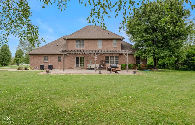 3839 Meadowbrook Drive, Seymour, IN 47274