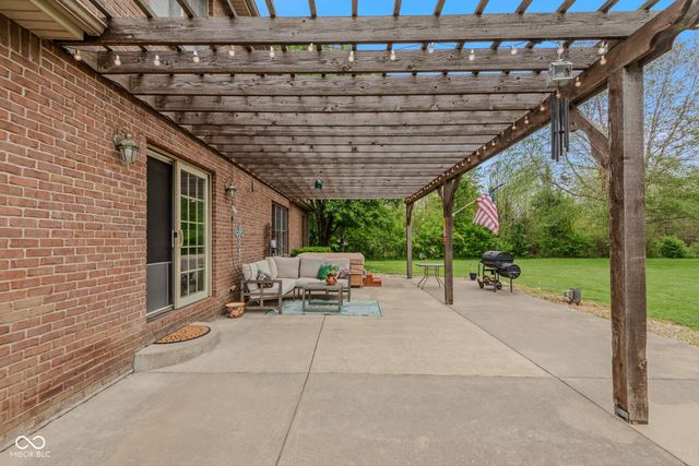 3839 Meadowbrook Drive, Seymour, IN 47274
