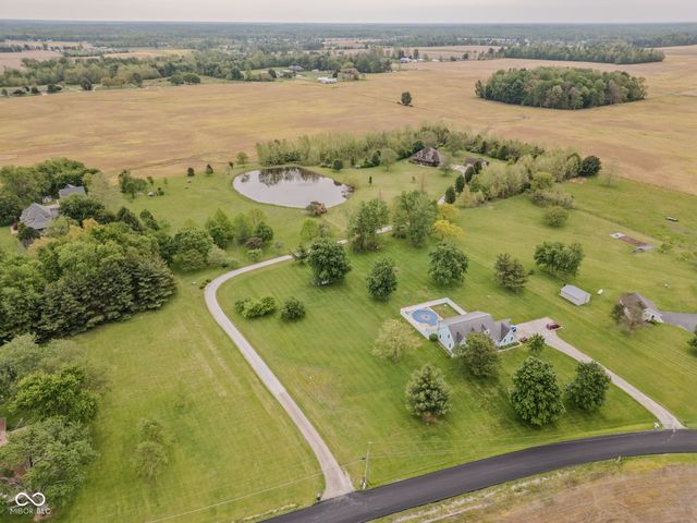 3839 Meadowbrook Drive, Seymour, IN 47274