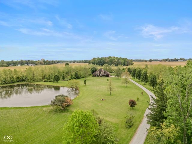 3839 Meadowbrook Drive, Seymour, IN 47274