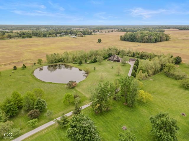 3839 Meadowbrook Drive, Seymour, IN 47274