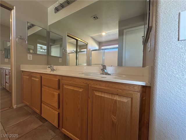 9527 CROOKED WOOD Avenue, Las Vegas, NV 89148