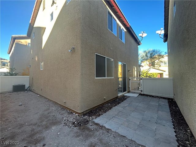 9527 CROOKED WOOD Avenue, Las Vegas, NV 89148