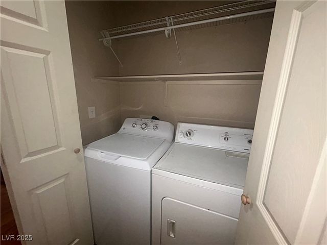 9527 CROOKED WOOD Avenue, Las Vegas, NV 89148