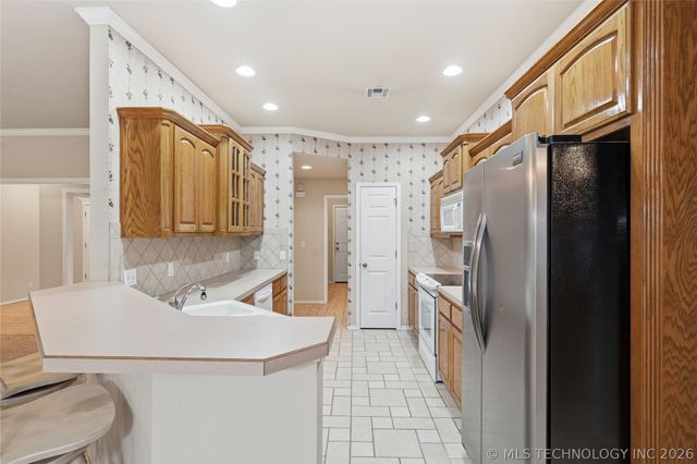 9907 E 123rd Street S, Bixby, OK 74008