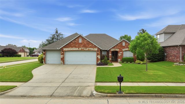 9907 E 123rd Street S, Bixby, OK 74008
