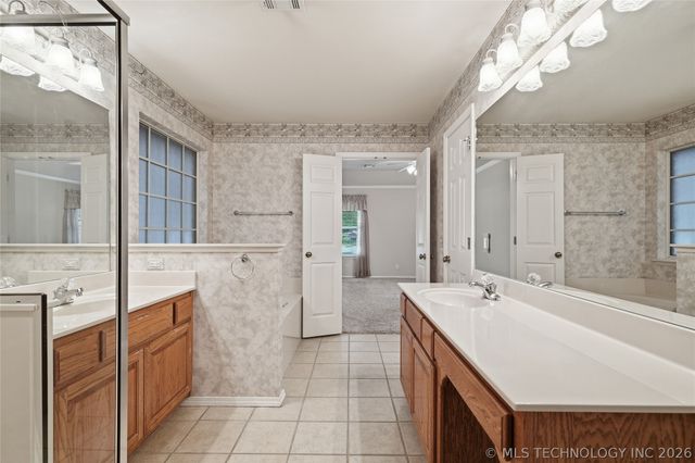 9907 E 123rd Street S, Bixby, OK 74008