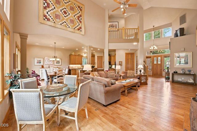 62028 Fall Creek Loop, Bend, OR 97702